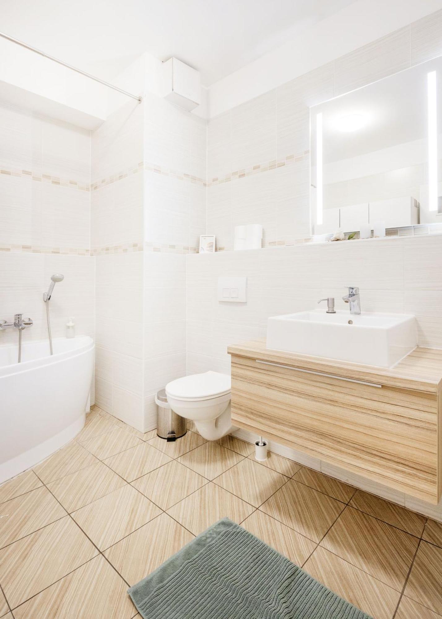 The Chic Crib With Balcony Apartamento Budapeste Exterior foto