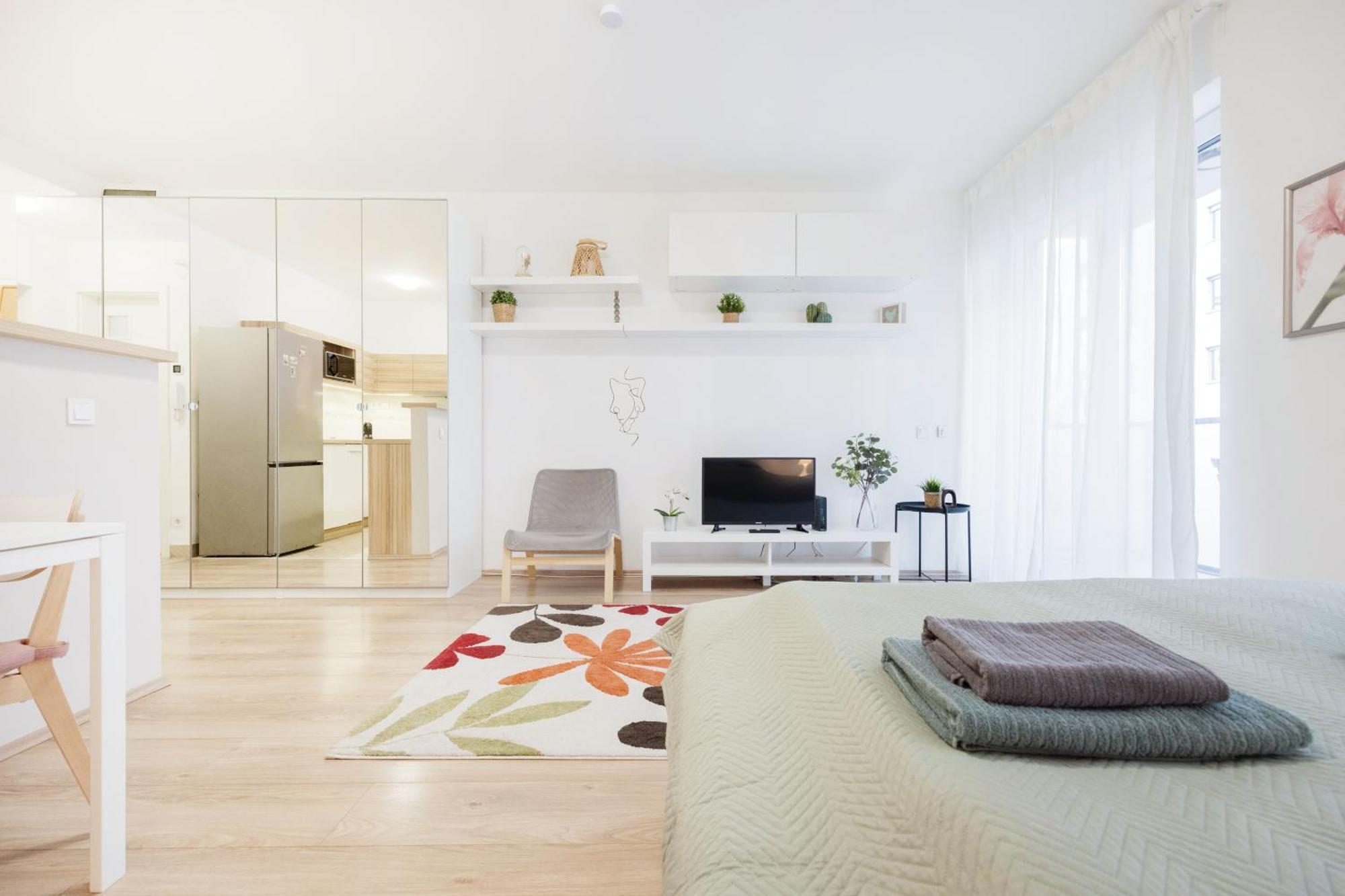 The Chic Crib With Balcony Apartamento Budapeste Exterior foto