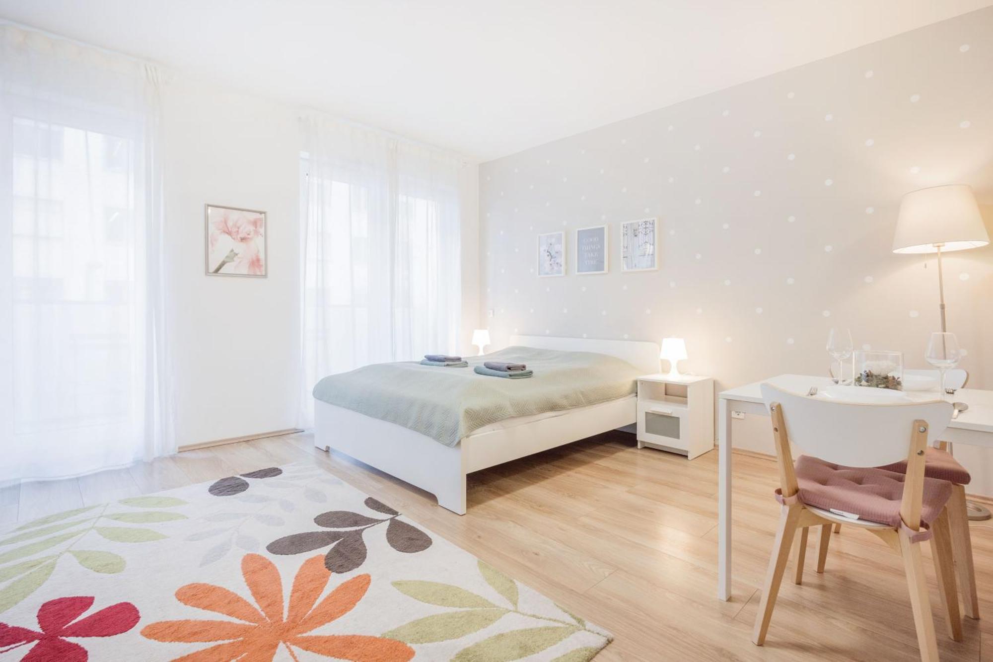 The Chic Crib With Balcony Apartamento Budapeste Exterior foto